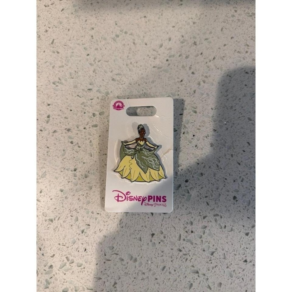 Disney Tiana Princess Frog Glitter Pin - Picture 2 of 3